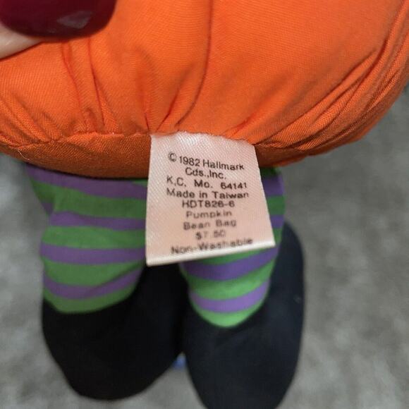 Vintage Hallmark Pumpkin Bean Bag Halloween Jack O Lantern Decor Shelf Sitter - Picture 12 of 13